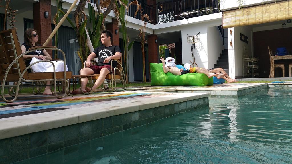 Base Guest House Canggu Εξωτερικό φωτογραφία