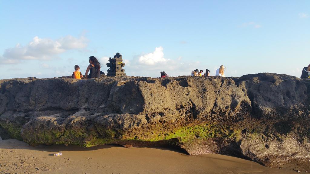 Base Guest House Canggu Εξωτερικό φωτογραφία