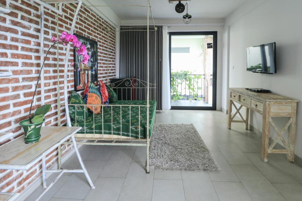 Base Guest House Canggu Εξωτερικό φωτογραφία