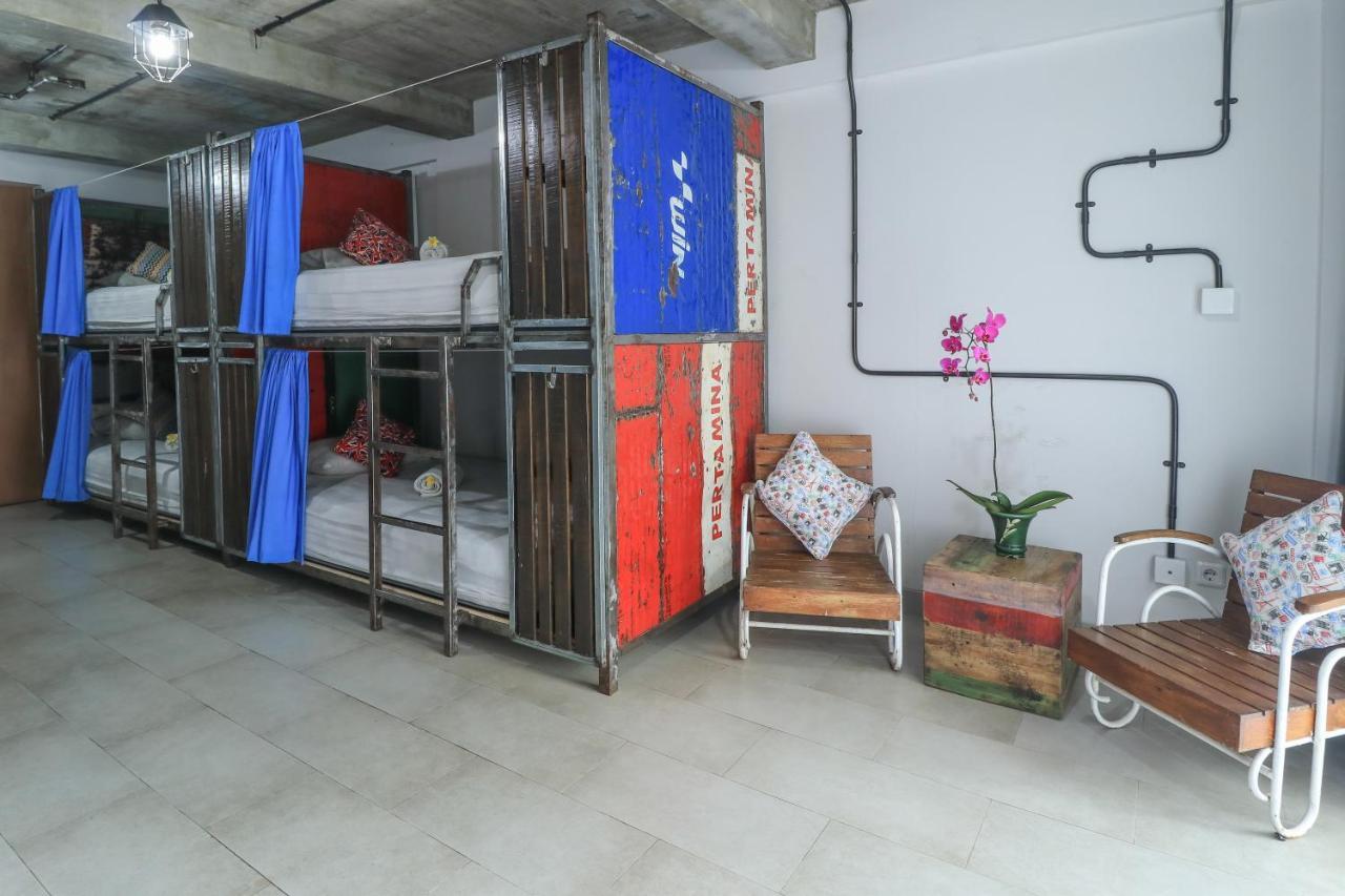 Base Guest House Canggu Εξωτερικό φωτογραφία